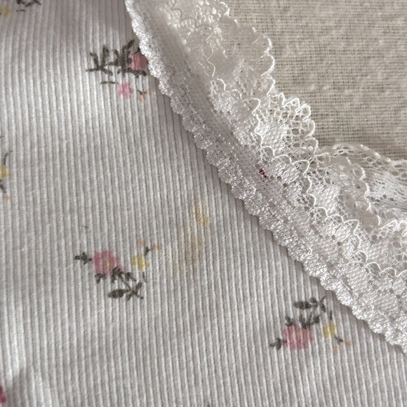 Aeropastle Lace Floral Crop Top - Picture 2 of 3